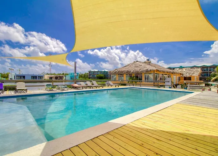 B103 Mara Laguna San Pedro (Ambergris Caye)