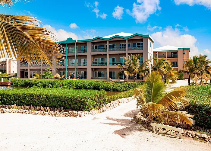 B103 Mara Laguna * San Pedro (Ambergris Caye)