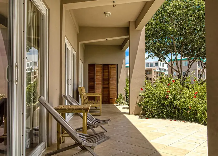B103 Mara Laguna Apartment *