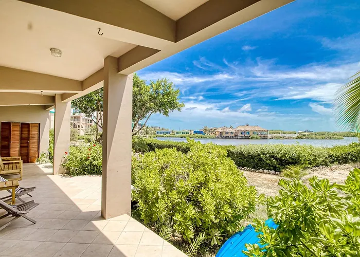 B103 Mara Laguna San Pedro (Ambergris Caye)